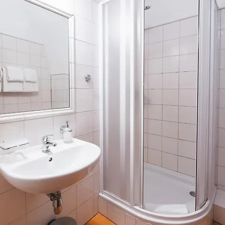 Hotel Leonardo 3*