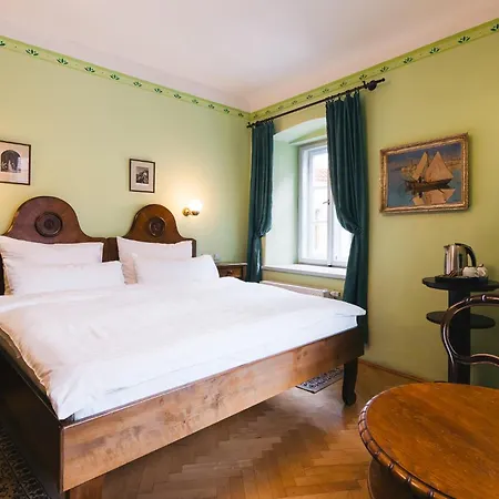 Hotel Leonardo